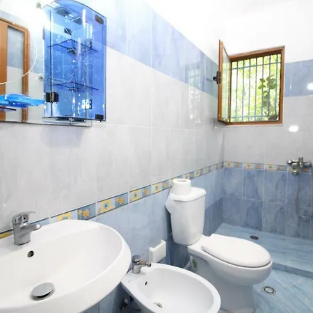 Eliseo Apartment